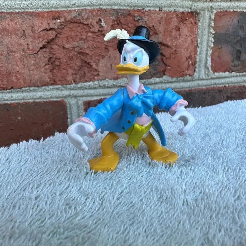 Disney Donald Pirates Of The Carribean RARE from Disney Parks